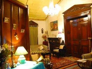 Royal Hotel 